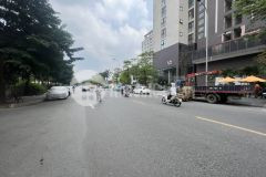 Nhà đẹp nguyễn văn cừ gần phố ô tô vào nhà diện tích rộng tiện ích bạt ngàn