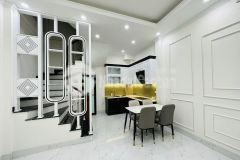 Ngõ thông, cách ô tô 20m, căn góc bán nhà phạm ngọc thạch