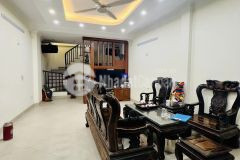 Gấp hạ 200 trđ, ngõ ba gác, cách phố 20m, dân xây bán nhà xã đàn