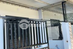 Cần bán gấp căn nhà 1 trệt 1 lầu, có 3 phòng ngủ, 2 phòng tắm, đường betong 4m, giá 680tr