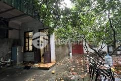 Nhỉnh 40trm2 diện tích rộng ôtô vào nhà gần phố bắc cầu long biên