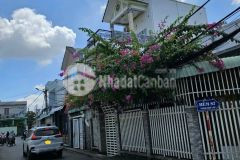 Nhà 2 lầu đúc gần trường thới bình p thới bình