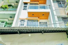 Hxh thông ngay chợ phạm văn bạch, nhà 5 tầng 68m2 chỉ hơn 6 tỷ