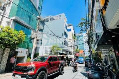 Hẻm 6m cách mt phan đăng lưu chỉ 10m. đối diện công viên hải nam. siêu vị trí.