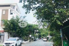 Hẻm nhựa 8m, trong khu biệt thự hẻm 215 nguyễn xí, p13, bình thạnh