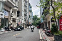 Bán nhà trúc bạch ba đình, 70m2, mt 4.2m, 22 tỷ