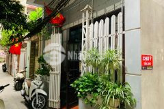 Ba bước ra phố lô góc nhà chủ tự x y hộ khẩu hai bà.