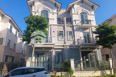 Bán nhanh căn villa 135m2 giá rẻ gọi ngay 0988447838 làm việc chính chủ.