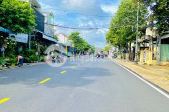 Ần bán đất ở đô thị ngay trung tâm thị trấn sổ sẵn qh 9m5 giá 6trm2 lh 0766.657.643