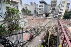 Nhà nguyễn văn cừ sát phố hồng tiến ngõ ô tô, ô tô vào nhà vị trí đắc địa