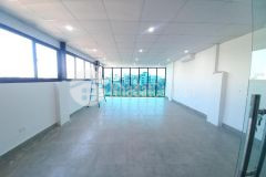 Lung linh mặt phố nguyễn đình hoàn, 7 tầng thang máy, thông sàn giá siêu tốt