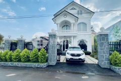 Biệt thự sân vườn giá rẻ 450m2 ngay khu dân cư đông đúc giá chỉ 15 tỷ