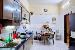 Bán nhà lạc long quân.nhà tự xây ở cực kì hợp lý.gần hồ,nhiều tiện ích xung quanh.47m.4.8 tỷ