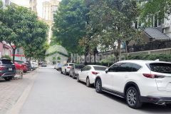 Bán nhà kđt mễ trì, từ liêm. bt vườn, vỉa hè, oto, nhà mới. dt220m2 x 3t, mt12m, giá 30 tỷ