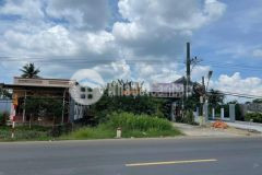 Mặt tiền quôc lộ 14 xã hoà phú cách ngã 6 chỉ 12km diện tích siêu dài 790m2 giá 2,5 tỷ