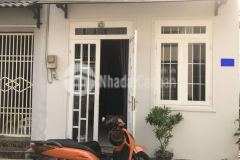 Bán nhà quận 9 gía rẻ, nhà nở hậu có giếng trời thoáng mát, xe hơi đỗ cửa