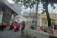 Mua đất tặng nhà ngay ngã tư trôi 55m2, mặt tiền 5m cách vài bước chân ra chợ, hồ điều hòa