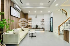 Nhà đẹp lung linh, 4 tầng, 5pn ngang khủng 7.5m hoàng hoa thám, phường 5, giáp quận bình thạnh