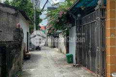 Ô tô fadil đến cửa thoáng diện tích rộng.