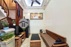 Bán nhà đường láng, nhà đẹp dân xây, 3 ngủ, ngõ thông, gần ô tô, dt40m2 x 5t, chỉ 6.3 tỷ