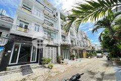 Bán nhà đẹp đường nhựa 8m đường huỳnh thị đồng thị trấn nhà bè. giá chỉ 5.9 tỷ