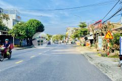 Trung tâm chợ đầu mối tỉnh, sẵn sổ, 330m3, giá 6,8trieum2