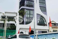 Nhà đẹp ô tô đỗ cửa thạch bàn dt 33m2 chỉ 4.65 tỷ