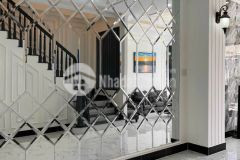 Nhà 1 trệt,1 lầu tặng đầy đủ nội thất cao cấp,mặt tiền ngang dãy nhà hưng gia phường 5 tp vĩnh long