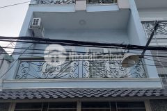 Bán nhà căn góc 2 mặt tiền hẻm xe hơi thoáng mát quận 7, vừa ở vừa cho thuê