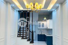 Bán gấp nhà 5 tầng mới phố đê la thành đống đa rất gần đường xã đàn, ngõ thông, gần phố.