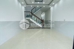 Nhà cho thu.ê trệt 1 lầu nhà mới 100 kdc hồng loan gi.á 8.5 triệ.u