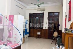 Nha phô ngô gia tự ô tô tránh ga ra ô tô nở hậu kinh doanh tài lộc.