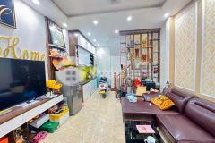 Nhà riêng gần phố, nội thất đẹp ở luôn phố tây sơn, đống đa. 0911554873.