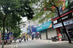 Hết tiền bán ngay nhà lạc long quân.vừa ở vừa kinh doanh được.mt 6m,chỉ 3,9 tỷ