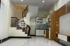 1 mặt view hồ chỉ nhỉnh 3 tỷ có ngay nhà nguyễn văn cừ, gia thuỵ long biên, dt 35m, mt 4 m, ô tô g