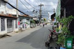 Bán nhà nát cấp 4 mặt tiền đường nhựa 220m2 ngay chợ việt kiều củ chi 650tr