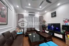 Bán nhà 7t, 40m2, ngõ thông rộng, grra ô tô ở phố trạm long biên, giá 6,8 tỷ