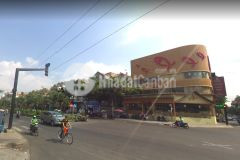 Cho thuê mt 4x18m ngay khu phố ẩm thực phan xích long