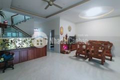 Mặt tiền nguyễn tất thành sát bãi tắm xuân thiều đối diện công viên 122m2 4 tầng 10.5 tỷ.