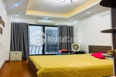 Tôi cần bán gấp nhà mặt phố tây sơn giá 27 tỷ, 80mx4t, nở hậu, hè rộng