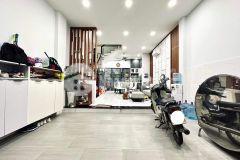 Ô tô 7 chổ tránh nhau gần 60m3 ngang gần 5m 4 tầng 4 pn bình thạnh giá hơn 9 tỷ.