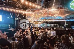 Cho thuê hoặc sang quán beer garden 220m2 tầng 2 mặt tiền trần não