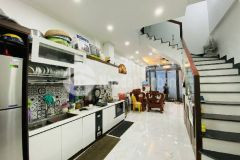 Bán nhà phạm ngọc thạch 45m 5 tầng ô tô đỗ cửa 04 ngủ ở ngay. lh 0393838449