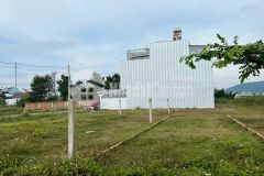 Một lô đất ở ngay trung tâm mà giá hạt dẻ tuyệt vời để định cư.