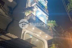 Nhà đẹp nội thất xịn ô tô vào nhà phố nguyễn sơn dt 63m2. giá 10.9 tỷ