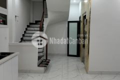 5 tầng mới tinh nhà cổ nhuế cạnh chợ xe tải sát cửa.giá chỉ hơn 4 tỷ