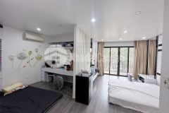 Bán nhà hồ ba mẫu 50m2, 4 tầng. oto vào, vỉa hè rộng 10.6 tỷ