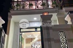 Khách cần tiền cho con đi du học cần bán nhà lê bôi f7 quận 8