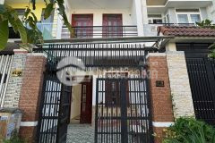 Cho thu.ê nhà 2 lầu mới kdc nam long 1 cái răng gi.á thu.ê 11 triệ.u tháng thương lượng