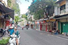 Bán đất mặt phố cổ lương văn can, 200m2, mt 8m, 99 tỷ